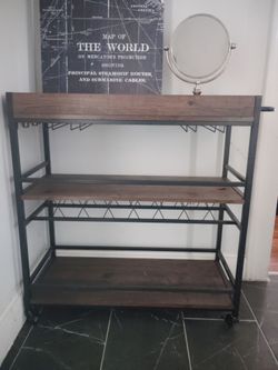 Beautiful stand with wheels.