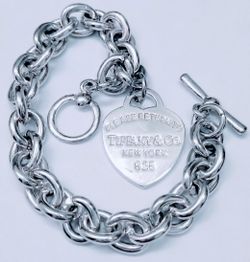 " NEW" Never Worn Beautiful Solid Sterling Silver Tiffany & Co. Heart Tag Toggle Bracelet 7 1/2" Long