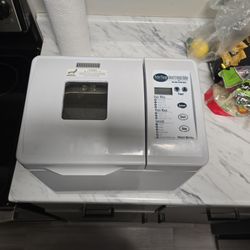 West Bend Dough And Bread Maker