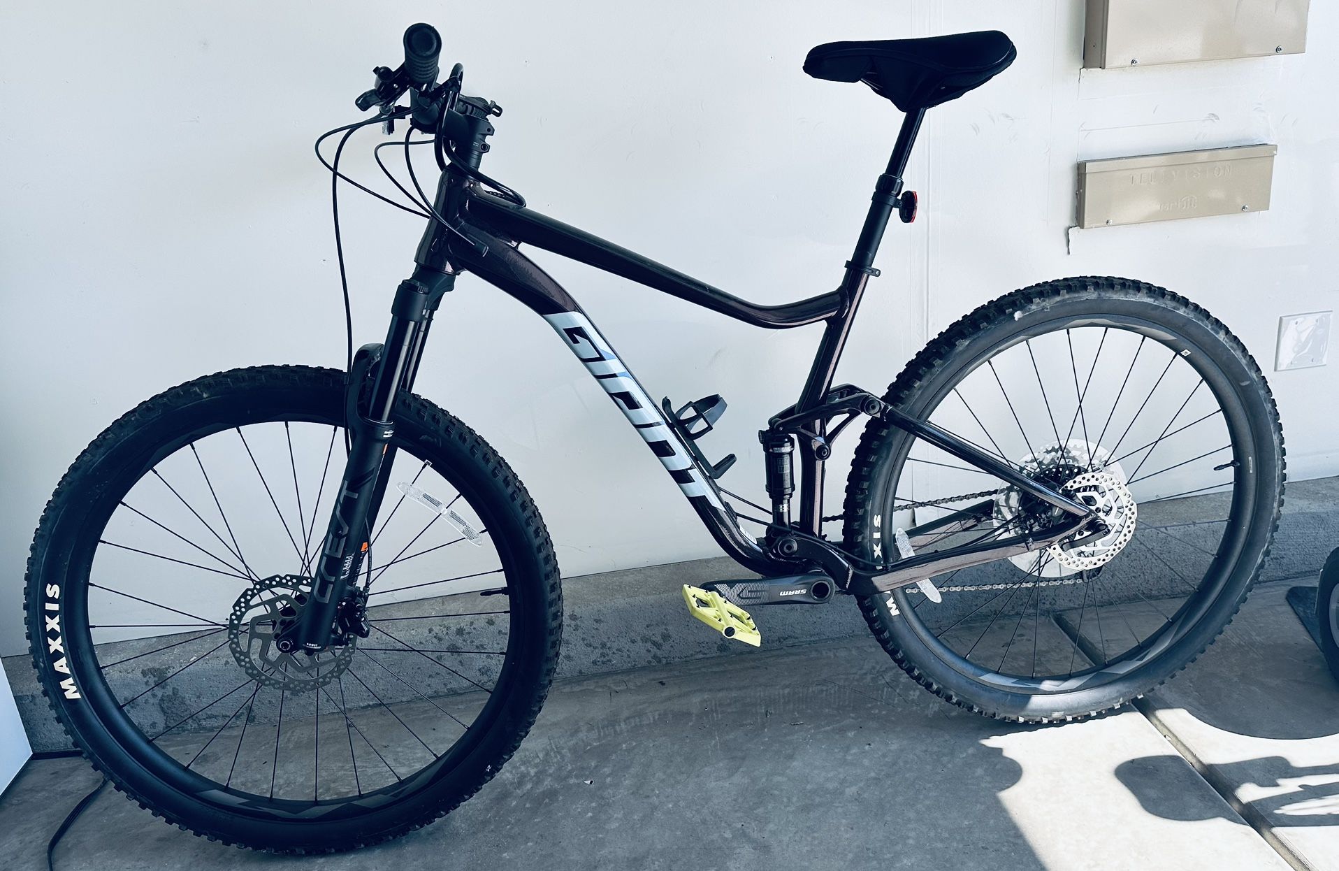 Giant Stance Mountain Bike