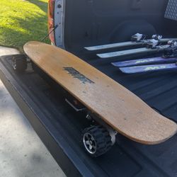 MOTO TEC 600 W STREET ELECTRIC SKATEBOARD. WAREHOUSE FIND. NO REMOTE OR CHARGER. UNKNOWN IF IT WORKS. VERY HEAVY DUTY. SOLD AS IS.