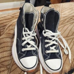 SIMI NEW CONVERSE SIZE 6 IN WOMEN
