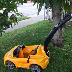 Toddler push car 🚗 runs perfect missing steer wheel has cu holder great to take to the park bigger than the regular push car 🚗 $20