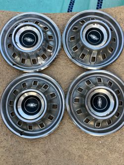 1967 Chevy impala hubcaps