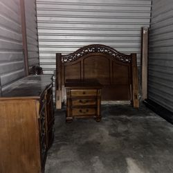 King Size Bedroom Set (wood) 