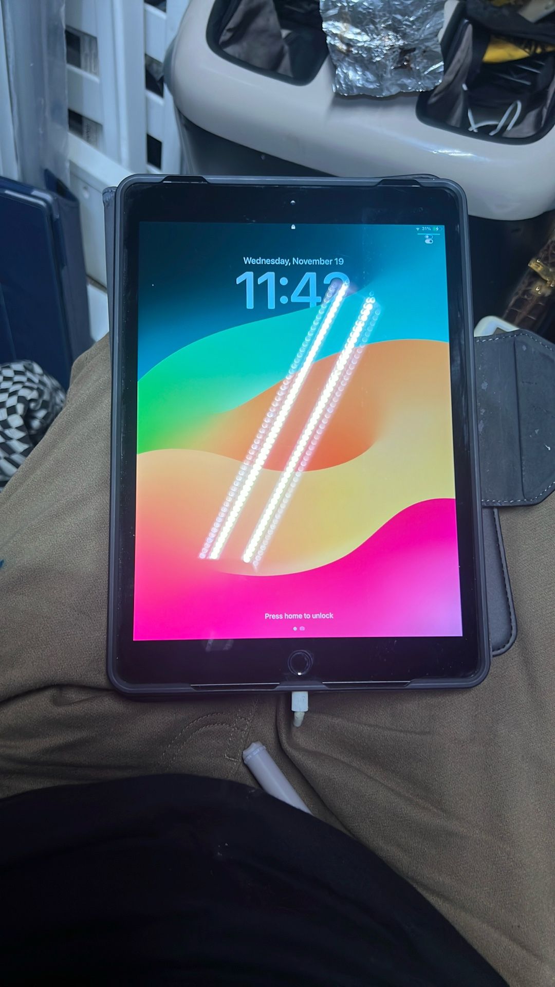 Apple iPad 7th Gen 32GB 10.2in - WiFi + Cellular