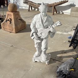 Statue 