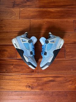 Jordan 4 UNC