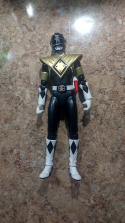BANDAI
S.H.FIGUARTS
MIGHTY MORPHIN POWER RANGERS
ARMORED BLACK RANGER
ACTION FIGURE