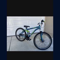 26 Inch Genesis  Mountain Bikes V-2100  Hybrid Bike 