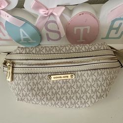 Michael kors fany pack