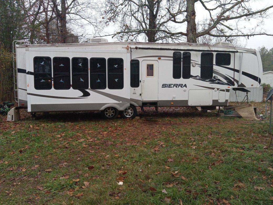 2009 Forest river Sierra