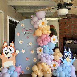 Bluey Balloon Garland 