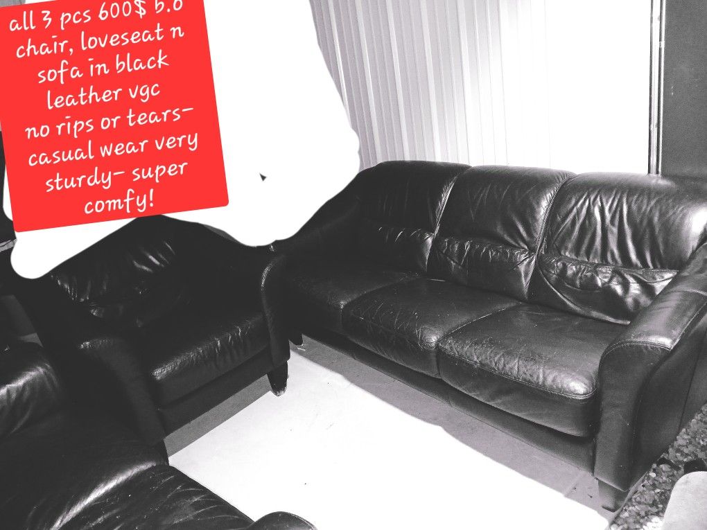 300$ For All 3 PC Black Leather Livingroom Set