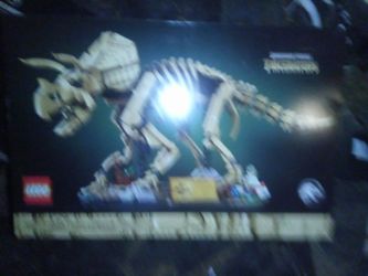 3 brand new Lego sets