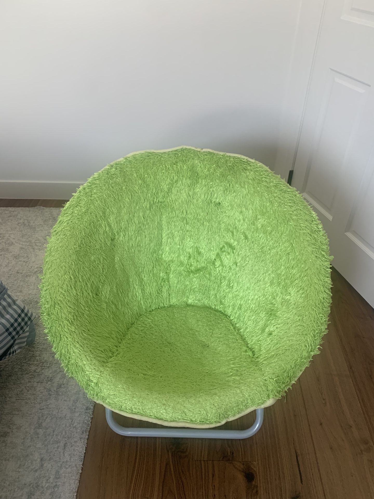 Foldable Chair And Pillow