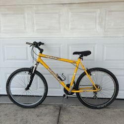 Specialized Hardrock Mountain Bike (Good Condition)