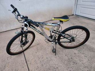 Mongoose xr200 mountain bike