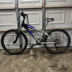 Trek Mountain Track 24” youth Mountain Bike