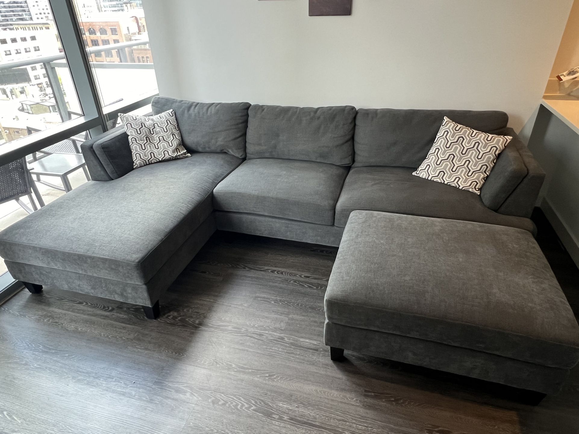 Gray Sectional Sofa/Couch with Ottoman