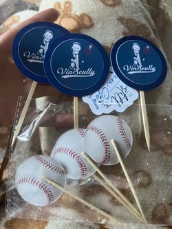 18 cupcake toppers