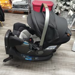 Nuna Car seat