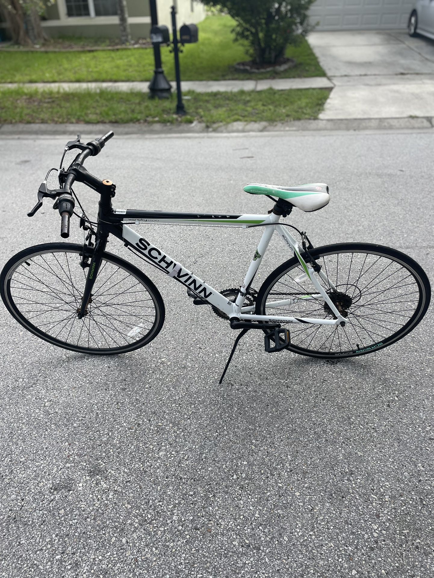 Schwinn Aluminum Varsity 1200 26”