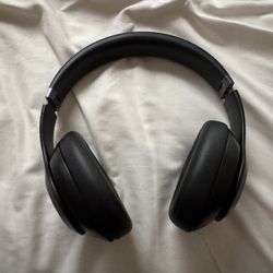 Beats Studio Pro NEW MODEL