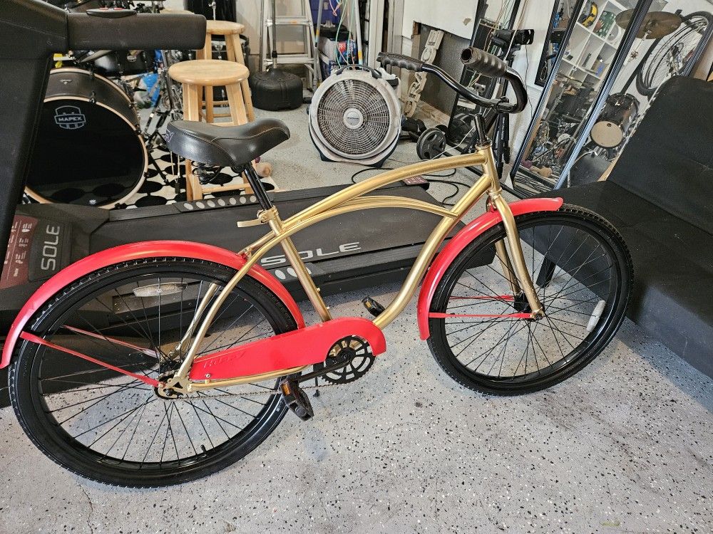 Freshly Painted Huffy Cranbrook Beach Cruiser 26 Inch Good Condition.