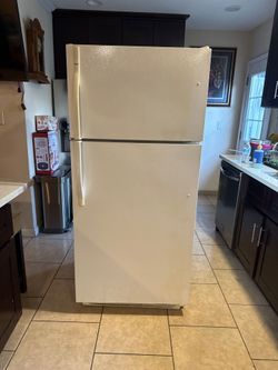 Refrigerator used good conditions
