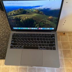 MacBook Air 13” Excellent Condition