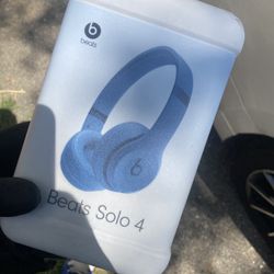 Beats Solo 4