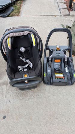 Chicco Keyfit car seat and base