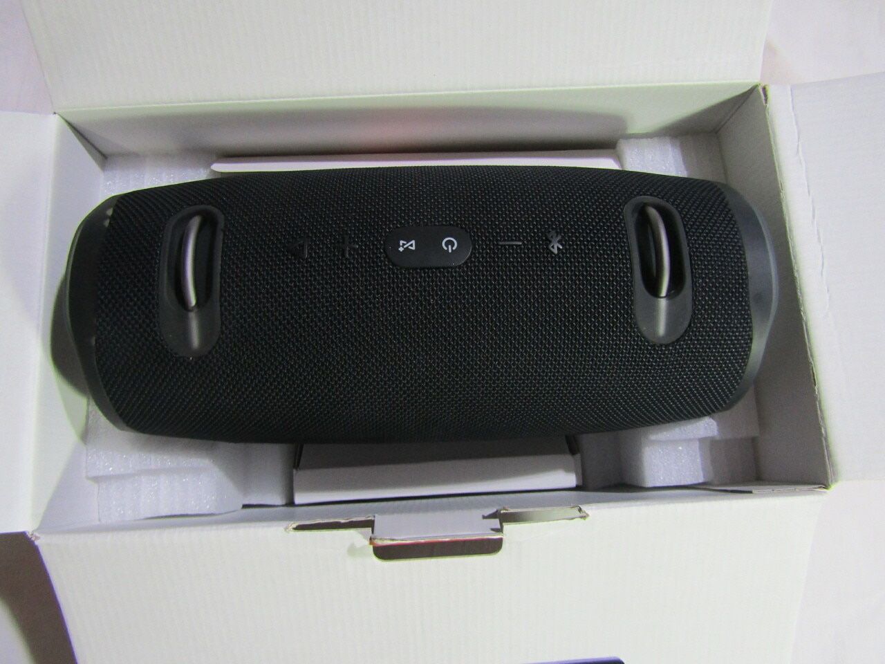JBL Xtreme 2 Waterproof Portable Bluetooth Speaker Black LN