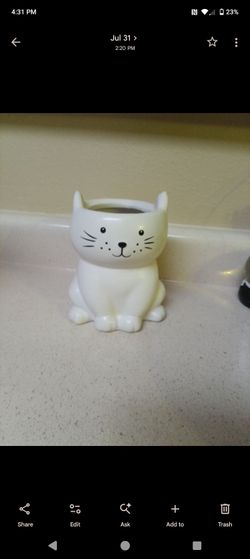 Cat decor vase