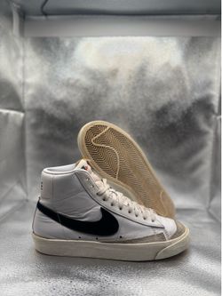 Nike blazzer mid white black