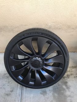 1 Tesla Model Y Uberturbine 21” Performance wheel