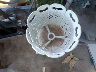 Vintage Woodward wrought iron patio furniture