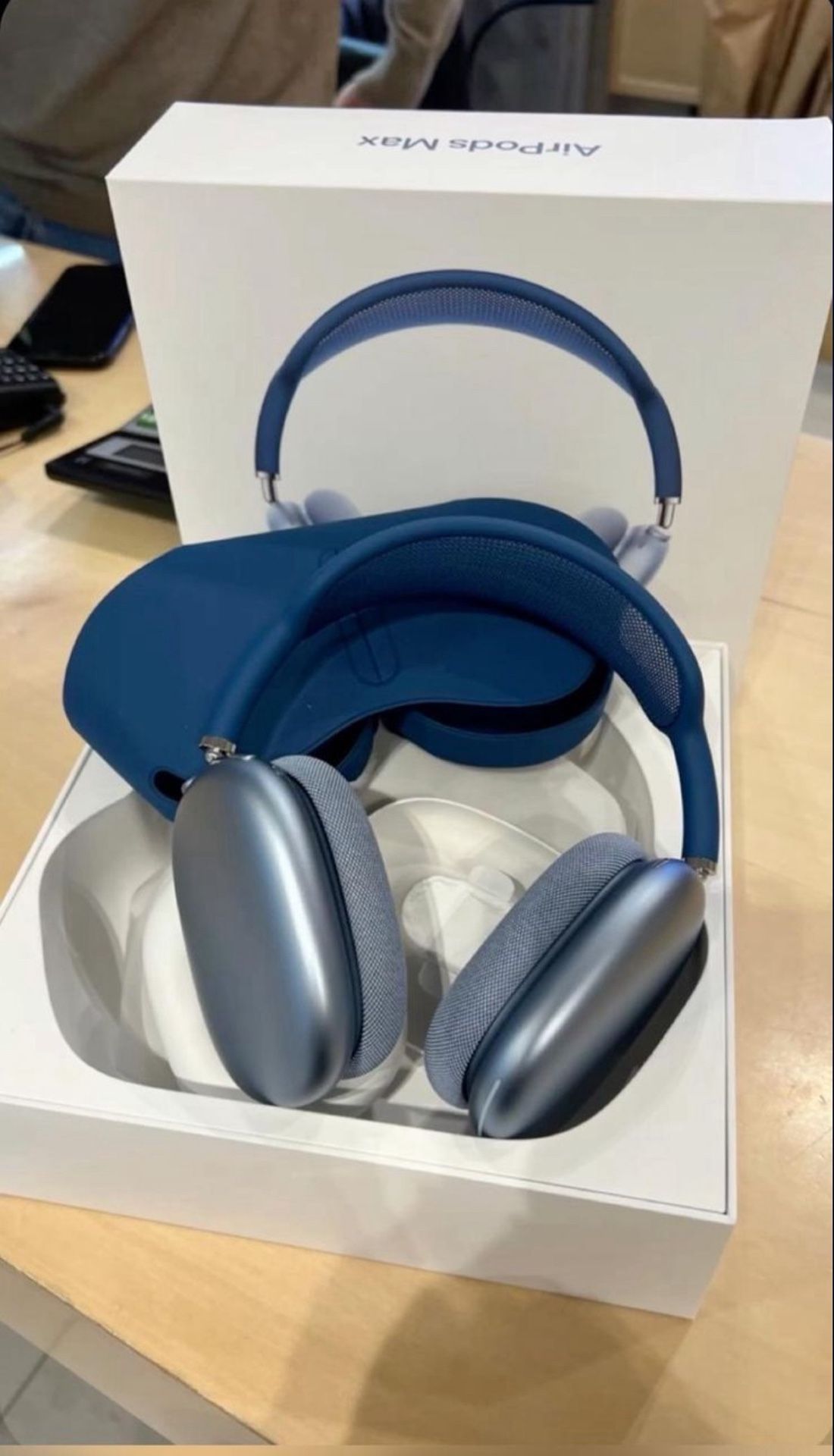 AirPods Max ‘Blue’