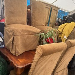 Dinning Table W/4 Chairs 