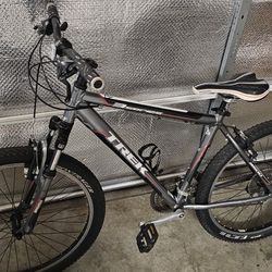 Trek 3 series mountain bike