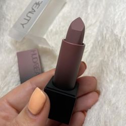 Huda Beauty Lipstick Dirty Thirty 