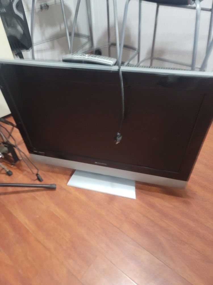 32" VIZIO tV $35 Obo