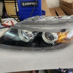 2011 - 2013 Kia Sorrento  Headlight  Driver Side