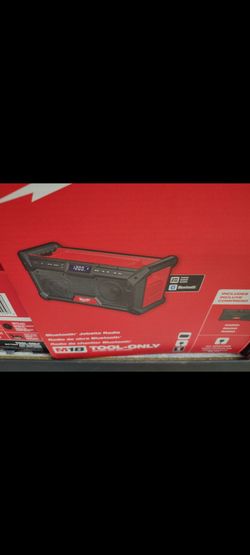 Milwaukee Bluetooth radio