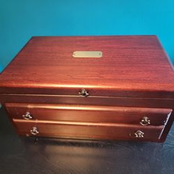 Jewelry box