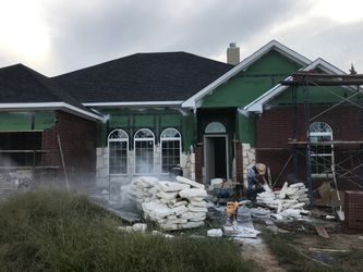 Brick layers needed /stone layers / block