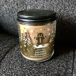 Bath & Body Works Single Wick Candle ~ Merry Cookie