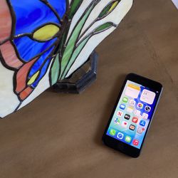 iPhone SE 3rd ( Unlocked) 64gb black color