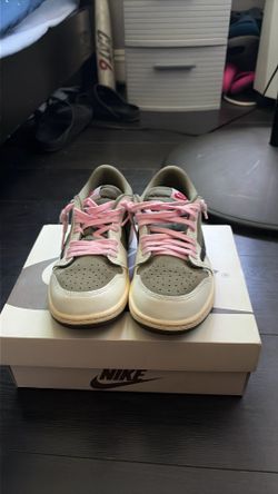 Travis Scott medium olives